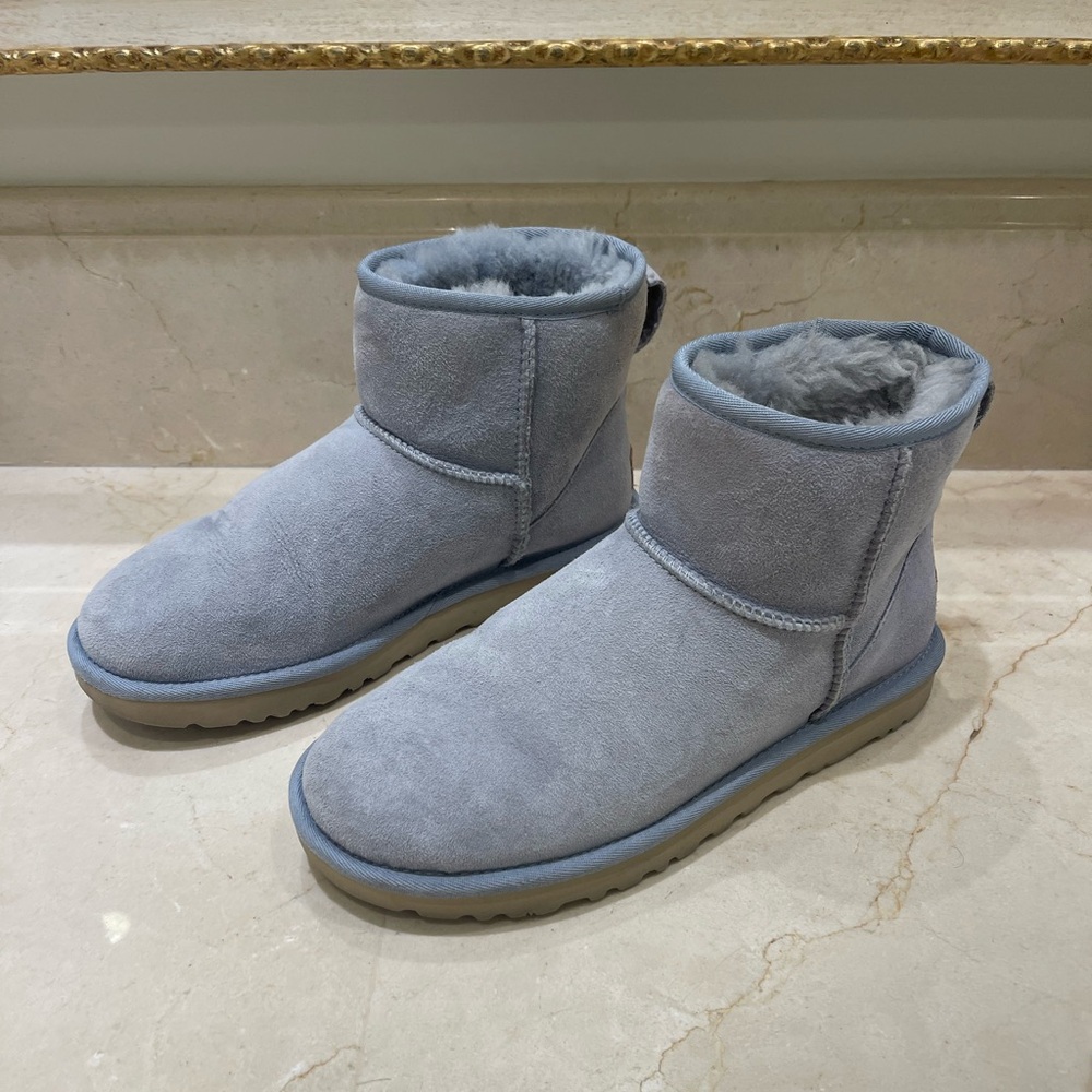 WOMEN'S CLASSIC MINI II BOOTS- size 8 (blue)